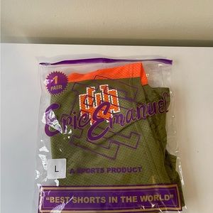 Eric Emanuel shorts olive green size L